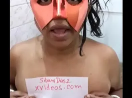 Indian maid cleavage porn