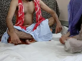 Punjabi aunty showing pussy